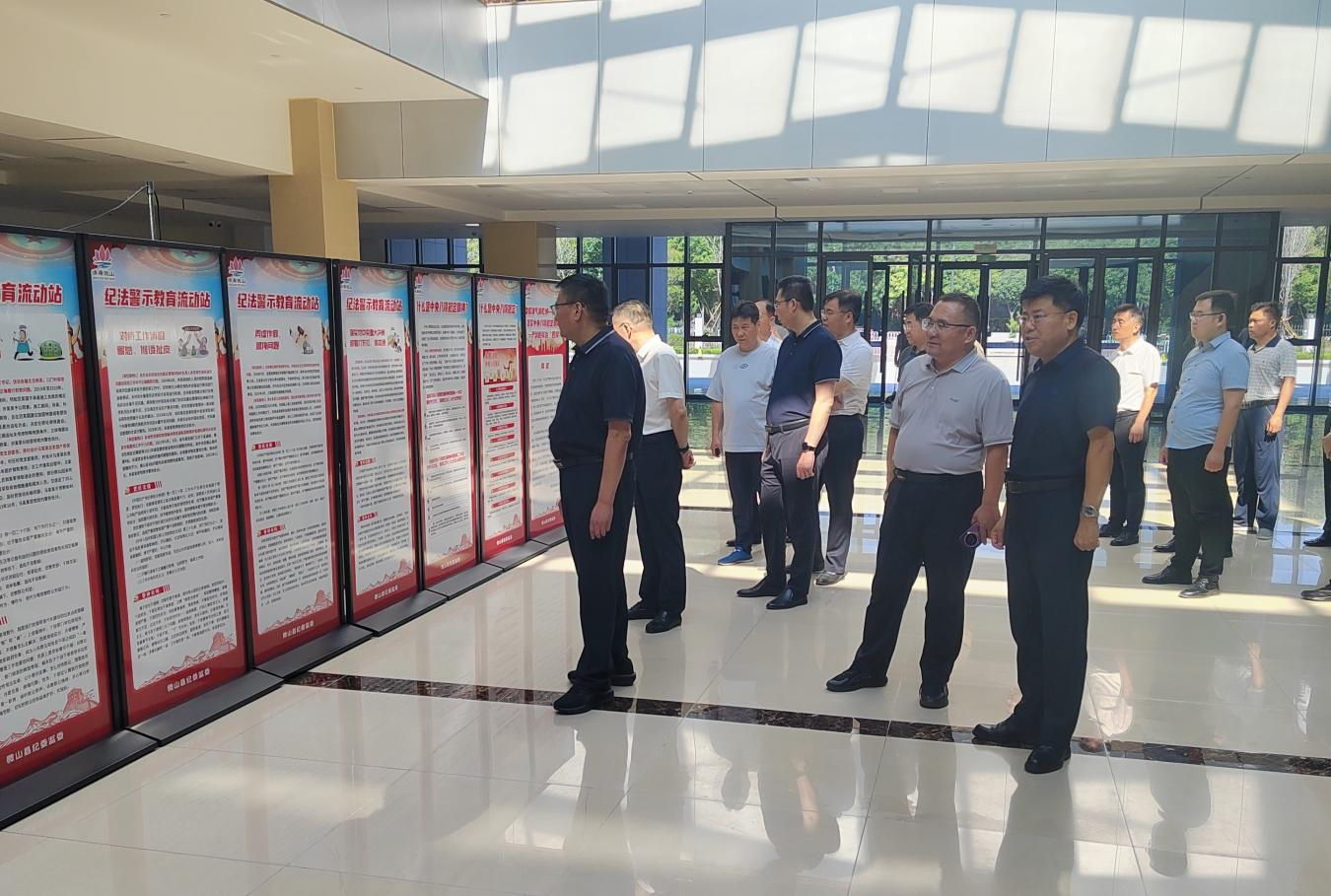 微礦集團組織開展紀法警示教育暨黨內(nèi)法規(guī)學習宣傳活動